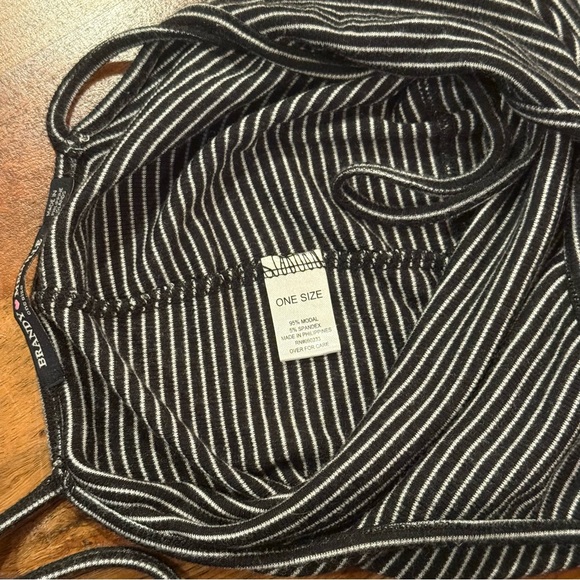 Brandy Melville Black and White Striped Crop Tank Top Spaghetti Straps - Picture 6 of 10